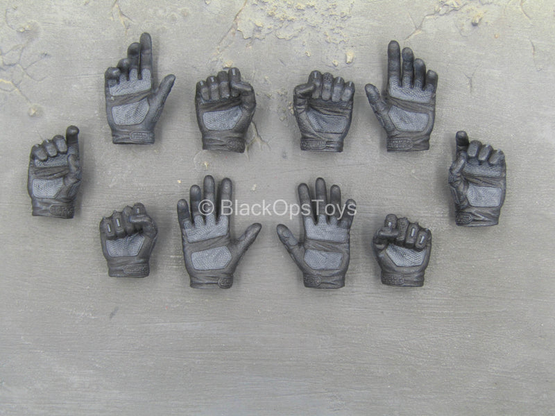 Load image into Gallery viewer, GI JOE - Snake Eyes - Black Gloved Hand Set (x10)
