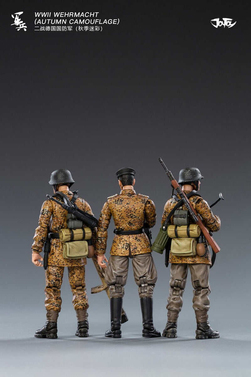 Load image into Gallery viewer, 1/18 Scale - WWII - Wehrmacht Autumn Camouflage Set - MINT IN BOX
