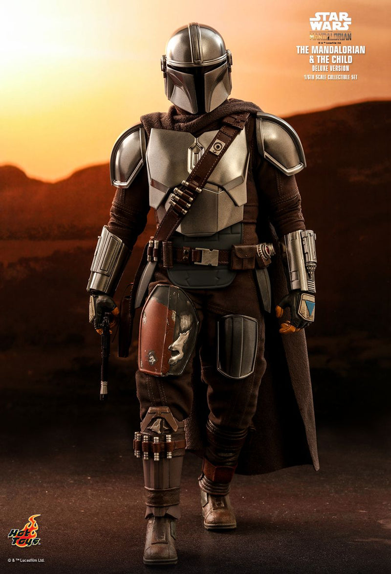 Load image into Gallery viewer, The Mandalorian Deluxe - Grey Shirt w/Beskar Armor Plates
