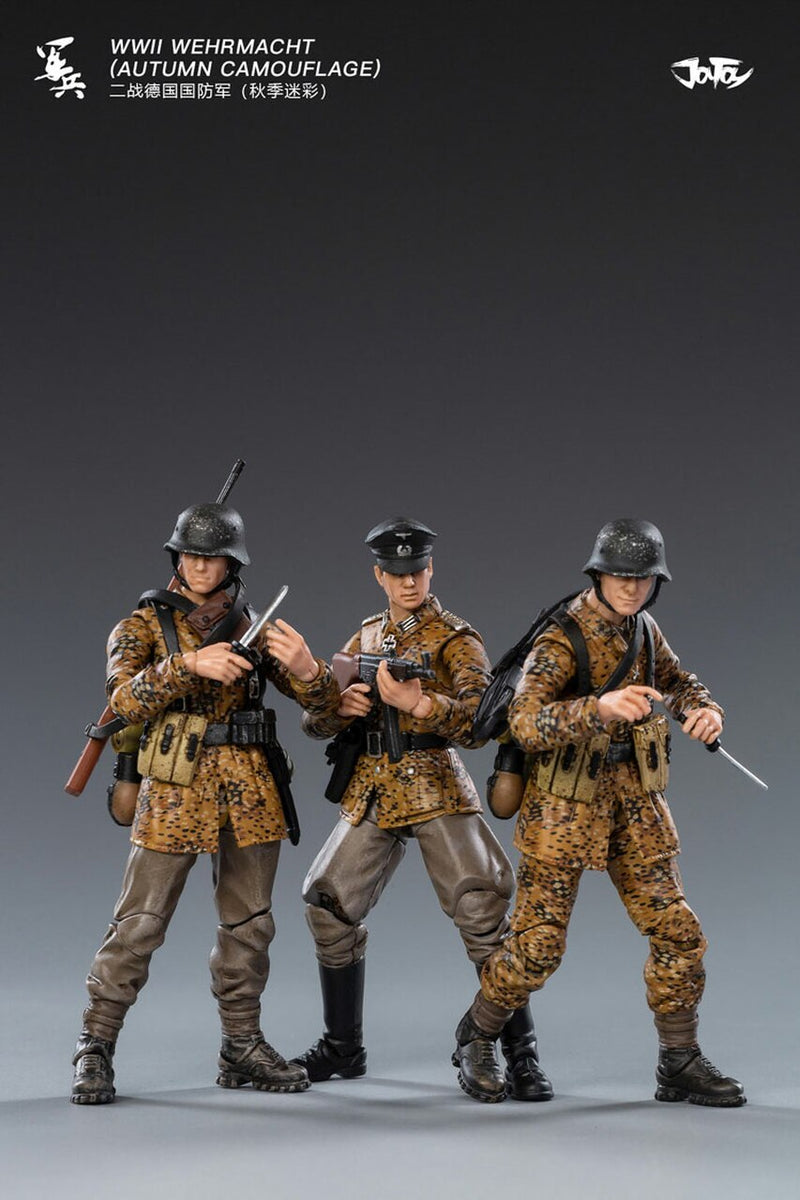 Load image into Gallery viewer, 1/18 Scale - WWII - Wehrmacht Autumn Camouflage Set - MINT IN BOX
