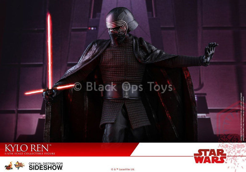 Load image into Gallery viewer, STAR WARS - Kylo Ren - Black Belt &amp; Lightsaber Hilt
