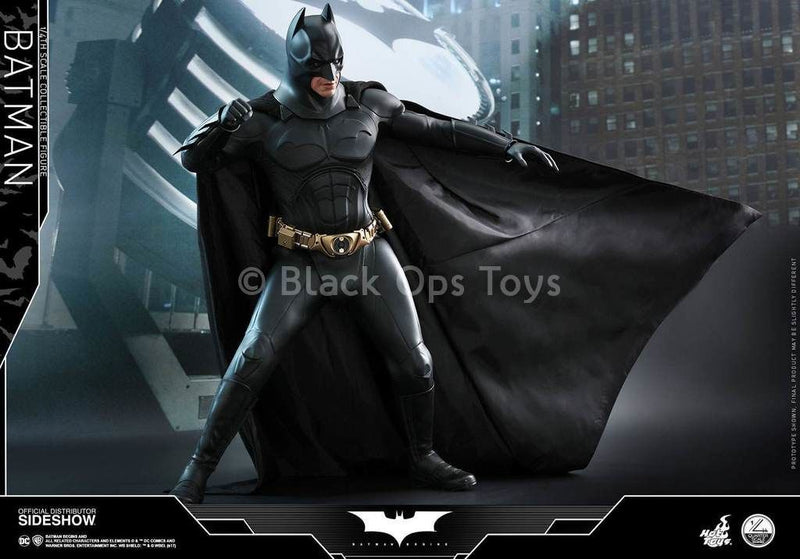 Load image into Gallery viewer, 1/4 scale - Batman Begins - Batman - MINT IN BOX
