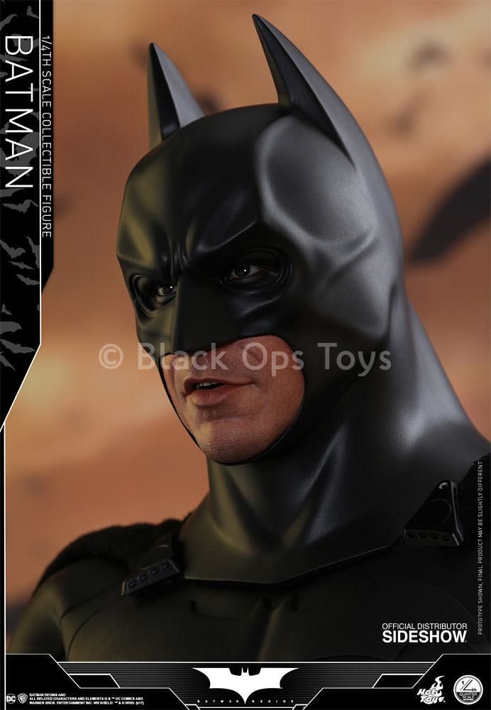 Load image into Gallery viewer, 1/4 scale - Batman Begins - Batman - MINT IN BOX
