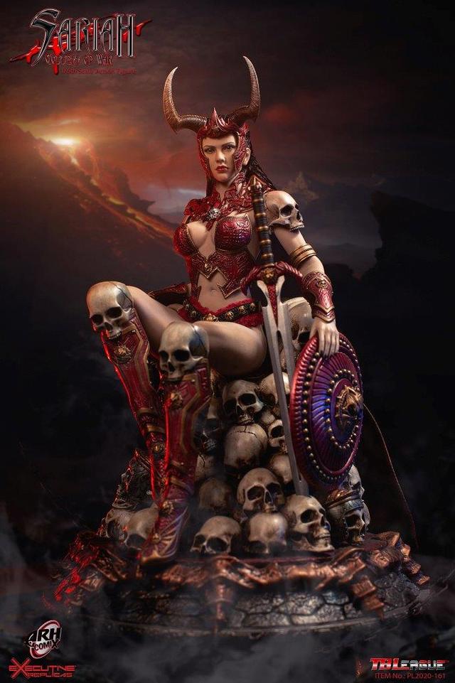 Load image into Gallery viewer, Sariah Goddess Of War - Skull Shoulder Pad
